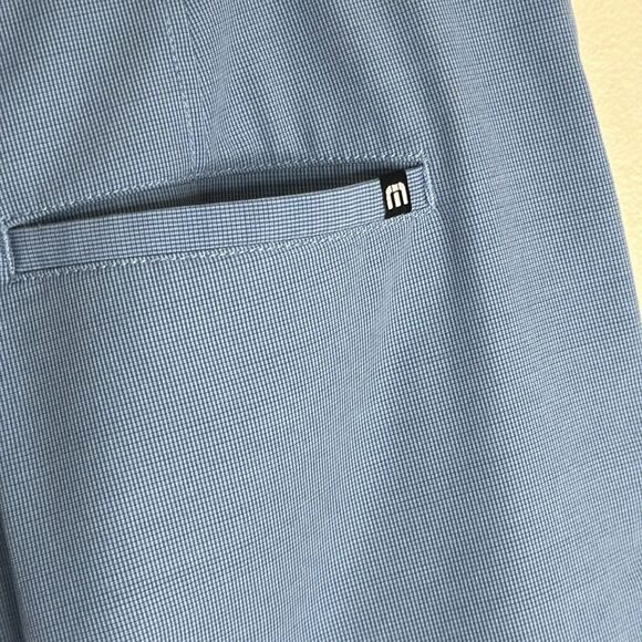 Travis Mathew mens performance wear lightweight golf style shorts size 36 - Picture 7 of 8